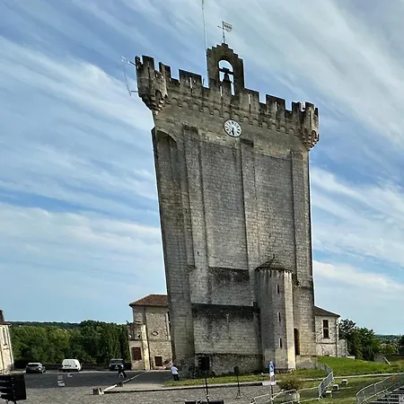 3 Face Au Donjon Hotel