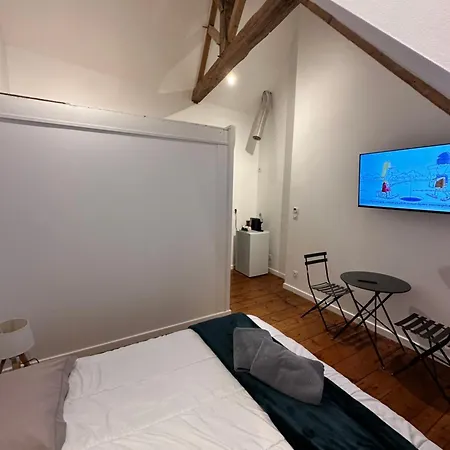 4 Face Au Donjon Hotell
