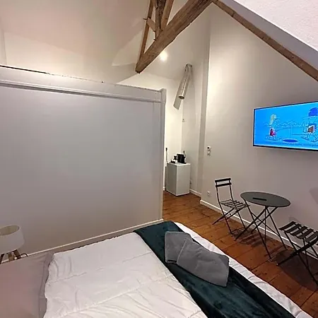 4 Face Au Donjon Hotell
